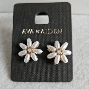 Ava & Aiden Flower 🌼 Earrings